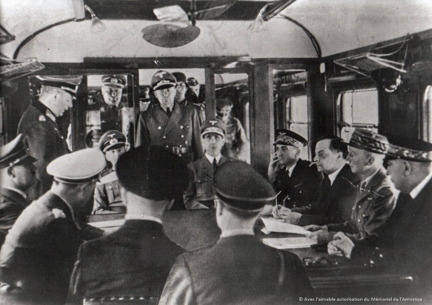Armistice du 22 juin 1940 - Dans le wagon, le général Keitel prononce un discours écrit par Hitler.
