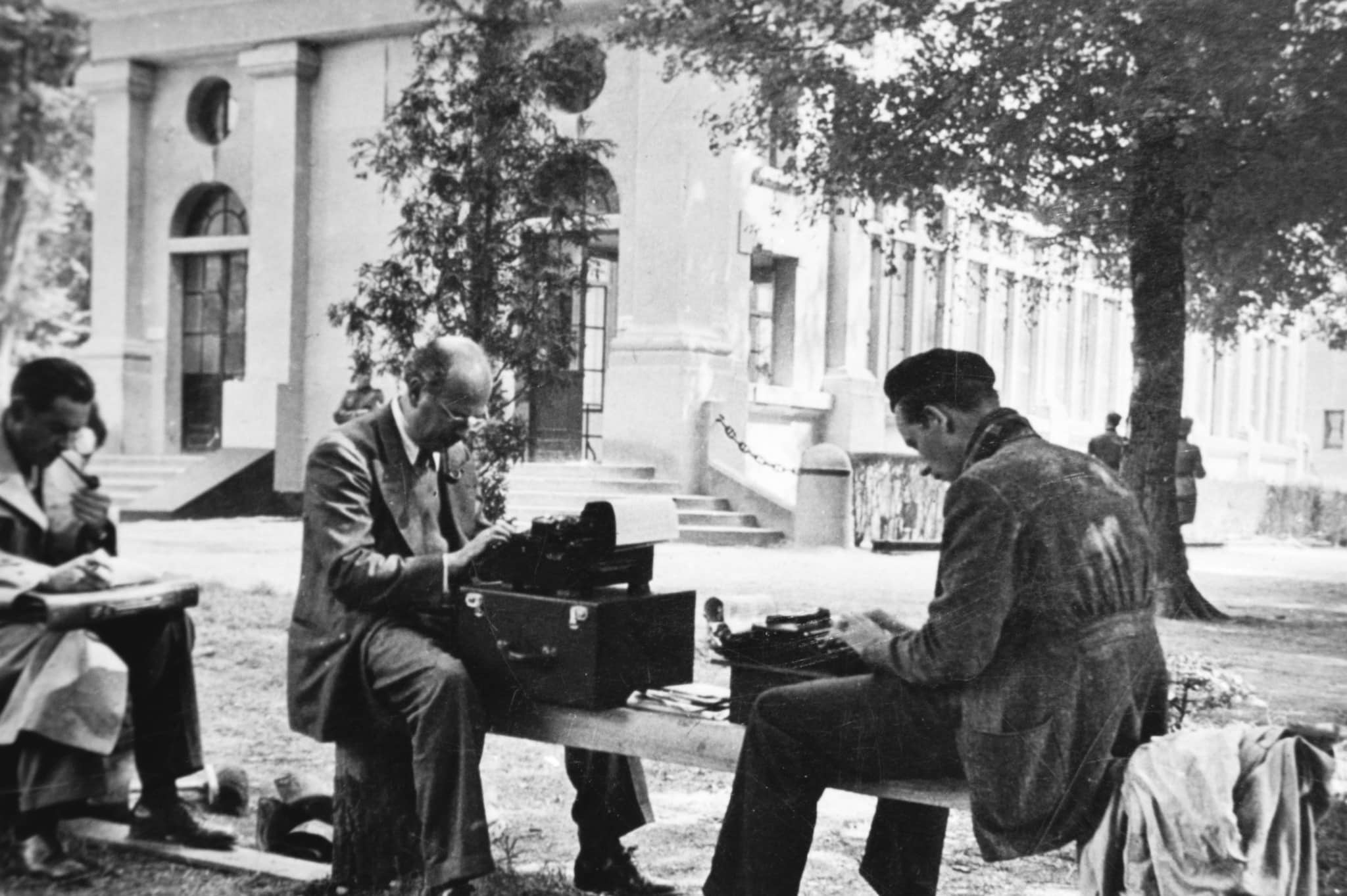 Armistice juin 1940 - Le correspondant américain William Shirer est présent à Compiègne.