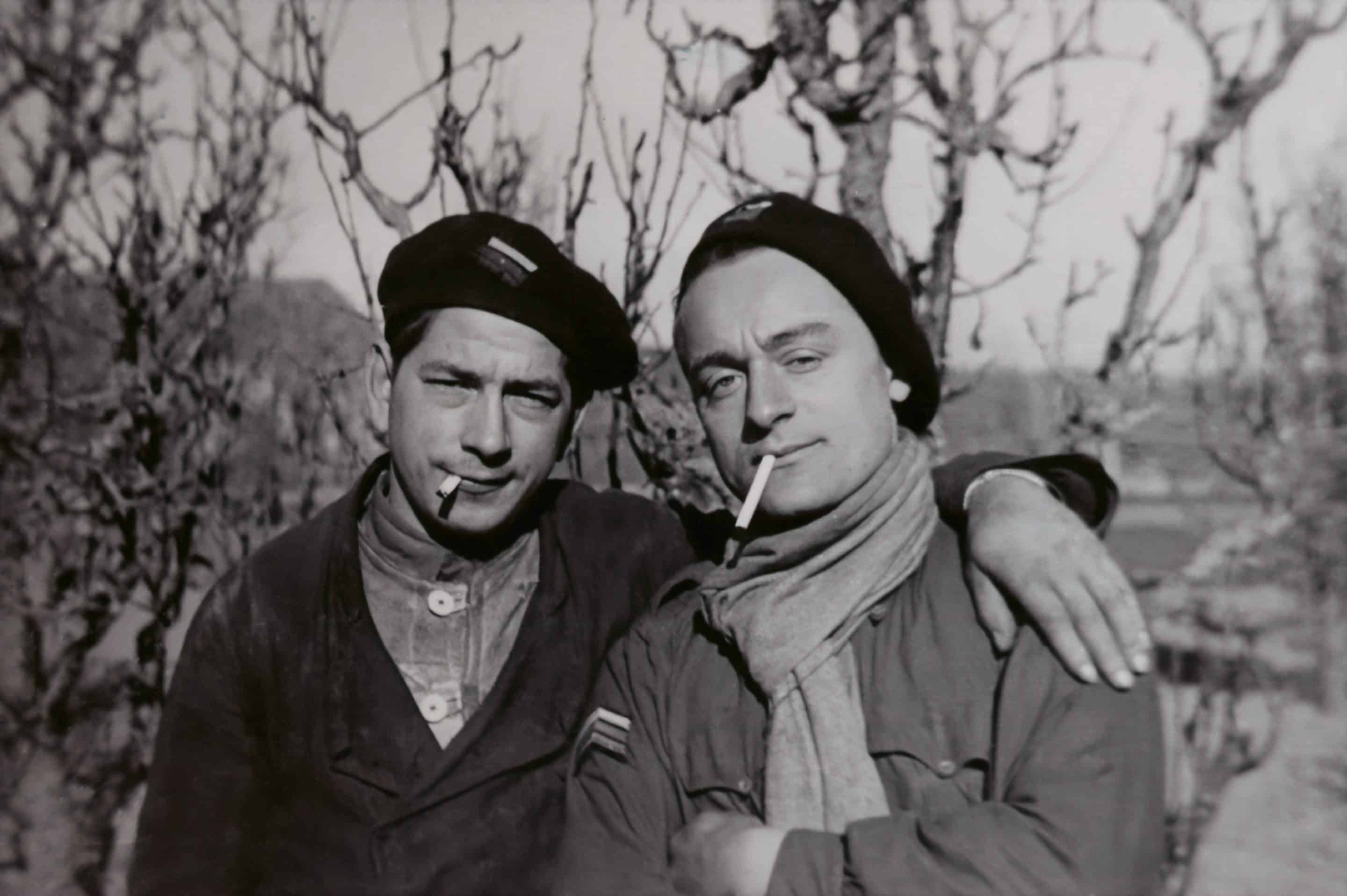 Numérisation et restauration d'une photographie de deux soldats de la Première armée française à l'hiver 44-45